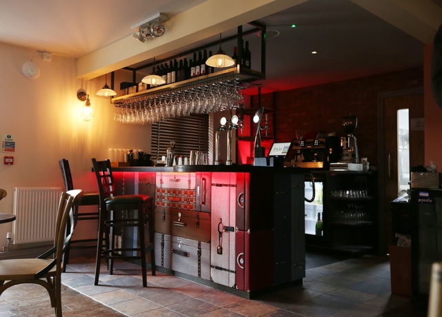 Imagen del bar/restaurante del Hotel 52 - Stanley. Foto 8