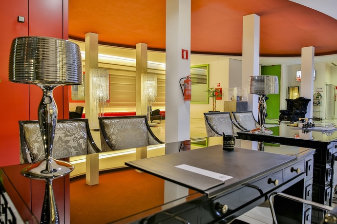 Imagen de los interiores del Hotel 525. Foto 18