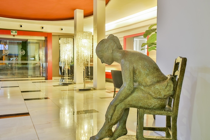 Imagen de los interiores del Hotel 525. Foto 19