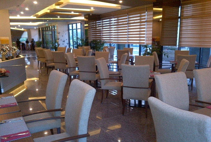 Imagen del bar/restaurante del Hotel 56. Foto 5