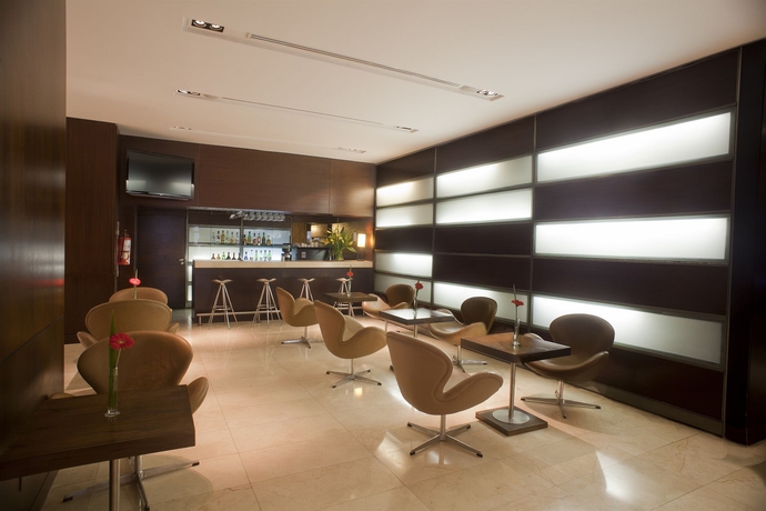 Imagen del bar/restaurante del Hotel 562 Nogaro Buenos Aires. Foto 5