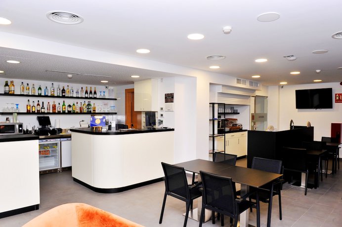 Imagen de los interiores del Hotel 6 Bis. Foto 20