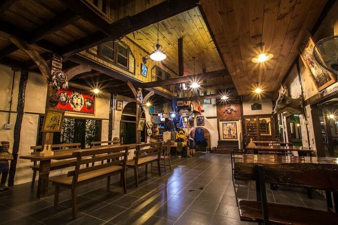 Imagen del bar/restaurante del Hotel 60s Town. Foto 20