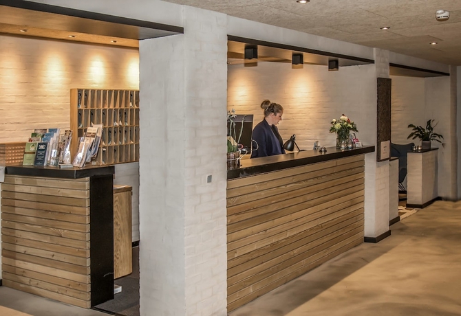 Imagen de los interiores del Hotel 6400. Foto 18