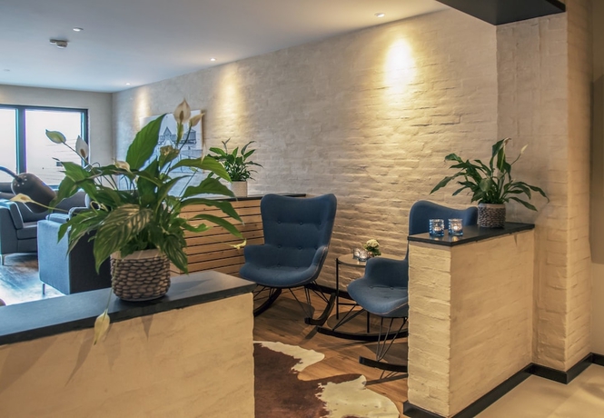 Imagen de los interiores del Hotel 6400. Foto 19