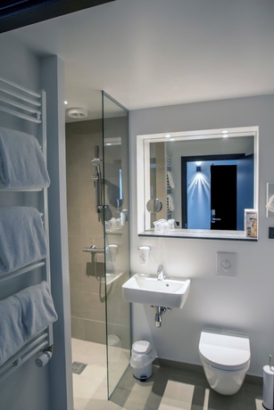 Imagen de la habitación del Hotel 6400. Foto 17