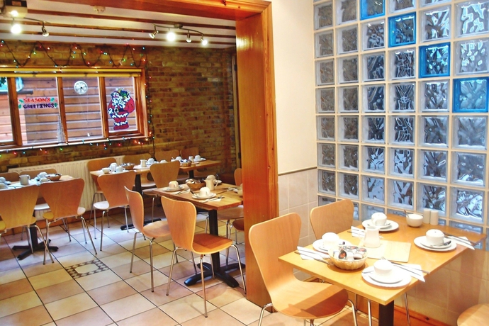 Imagen del bar/restaurante del Hotel 65 & Annexes. Foto 4