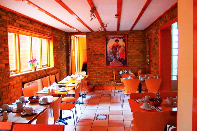 Imagen del bar/restaurante del Hotel 65 & Annexes. Foto 6