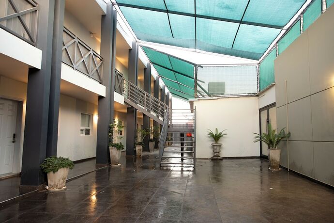 Imagen general del Hotel 653. Foto 6