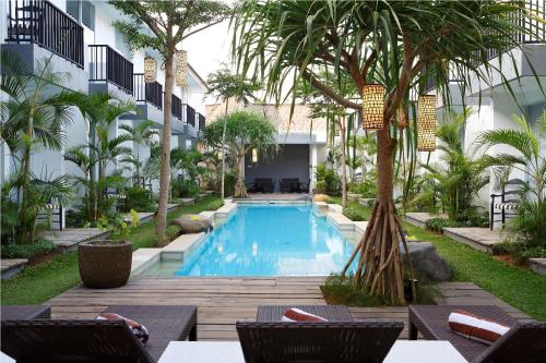 Imagen de los exteriores del Hotel 7 Bidadari Seminyak. Foto 5