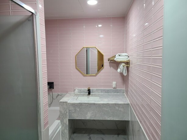 Imagen de la habitación del Hotel 7 Bricks Hotel. Foto 8