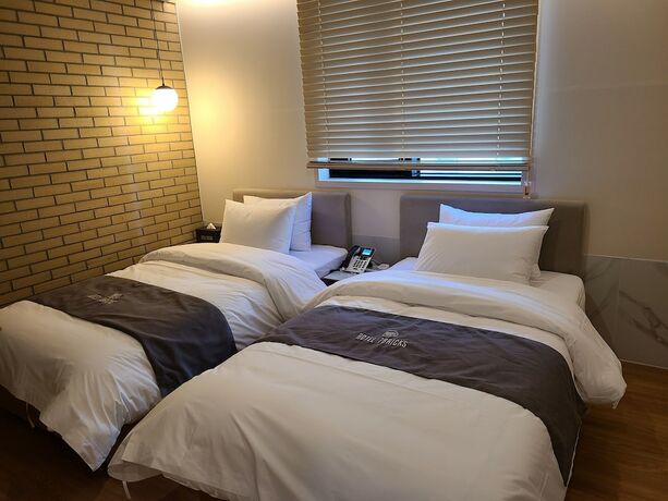 Imagen de la habitación del Hotel 7 Bricks Hotel. Foto 13