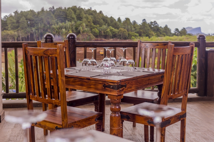 Imagen del bar/restaurante del Hotel 7 Cascades Restaurant Bar and Lodges. Foto 4