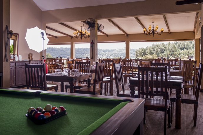 Imagen de los interiores del Hotel 7 Cascades Restaurant Bar and Lodges. Foto 14