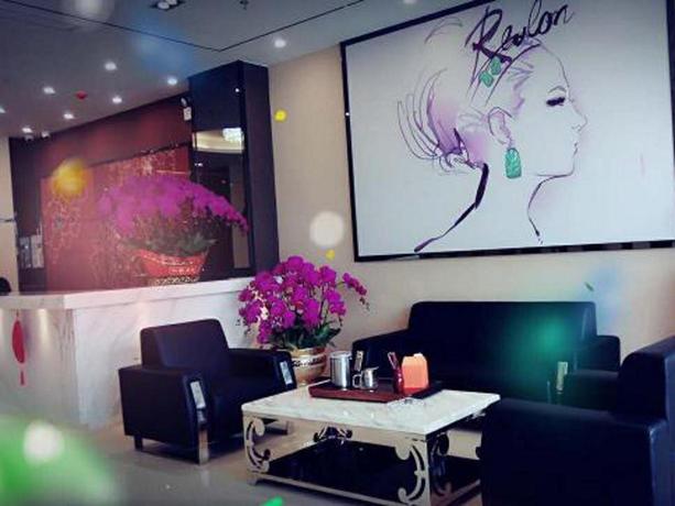 Imagen de los interiores del Hotel 7 DAYS PREMIUM HUIZHOU BOLUOHU TOWN LUOFU MOUNTAIN. Foto 4