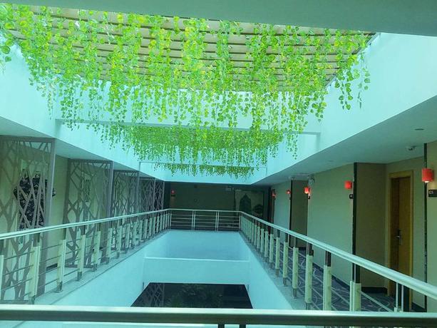 Imagen general del Hotel 7 DAYS PREMIUMA YUEYANG BALING DONG ROAD HIGH SPEED. Foto 4