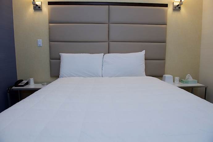 Imagen de la habitación del Hotel 7 Days Bronx. Foto 2