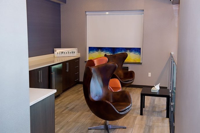 Imagen de los interiores del Hotel 7 Days Bronx. Foto 17