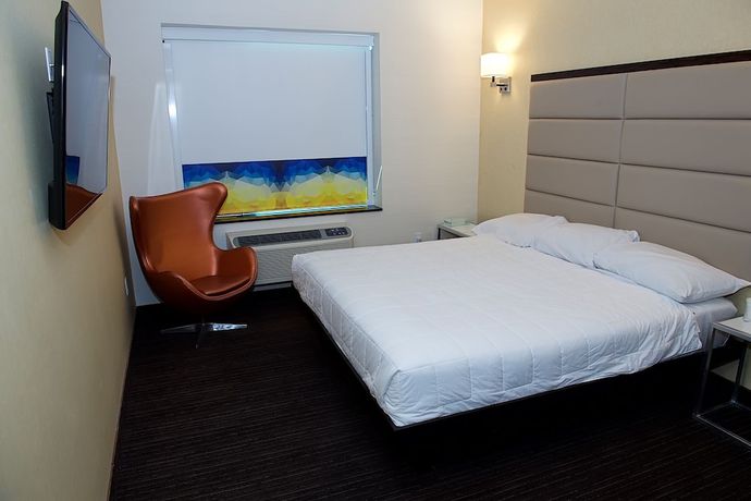 Imagen de la habitación del Hotel 7 Days Bronx. Foto 6