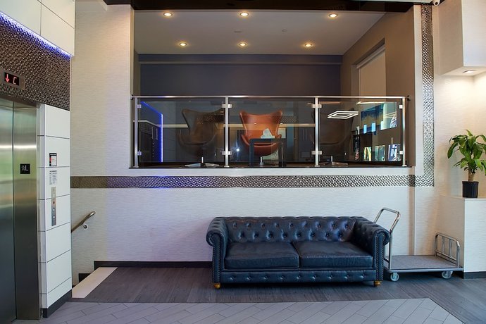 Imagen de los interiores del Hotel 7 Days Bronx. Foto 18