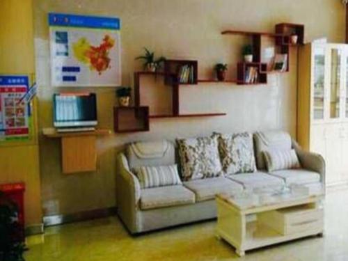 Imagen general del Hotel 7 Days Inn Huanggang Luotian Hedong Street Dabieshan Food Plaza. Foto 2