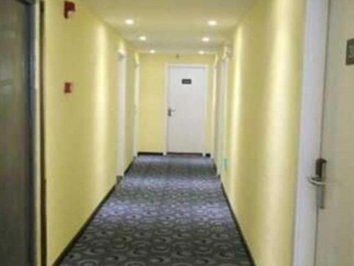 Imagen general del Hotel 7 Days Inn Huanggang Luotian Hedong Street Dabieshan Food Plaza. Foto 4