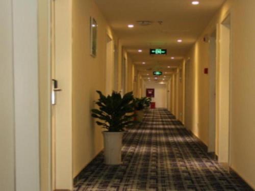 Imagen general del Hotel 7 Days Inn Luzhou Longma Avenue District Government. Foto 3