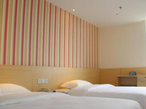 Imagen general del Hotel 7 Days Inn Luzhou Longma Avenue District Government. Foto 7