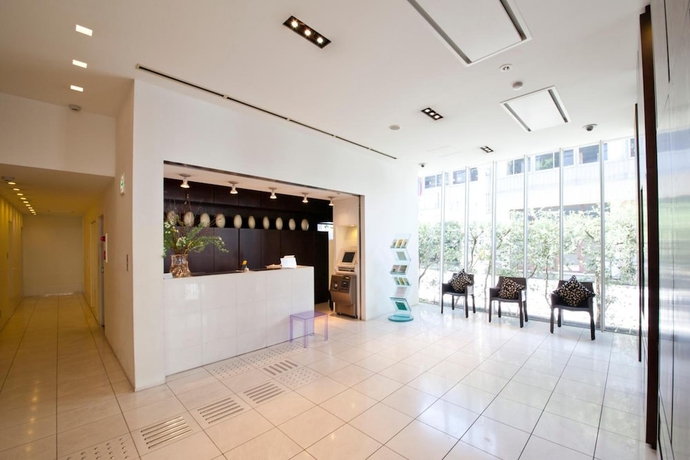 Imagen de los interiores del Hotel 7 Days Plus. Foto 16
