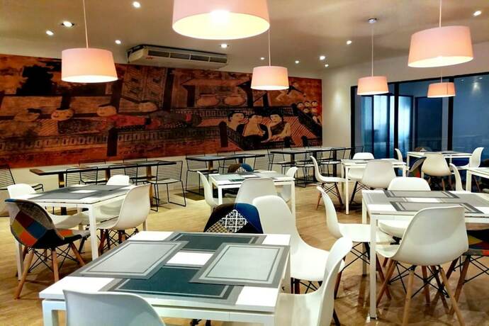 Imagen del bar/restaurante del Hotel 7 Days Premium Hotel Bangna. Foto 4