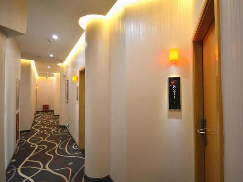 Imagen general del Hotel 7 Days Premium Qingdao Keji Street Taishan Road Metro Station. Foto 3