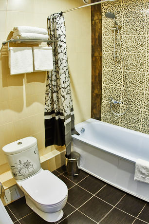 Imagen del bar/restaurante del Hotel 7 Dorog. Foto 3