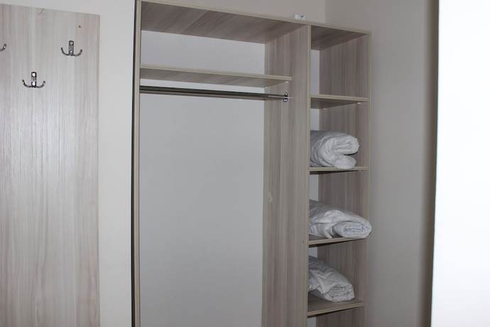 Imagen de la habitación del Hotel 7. Foto 2