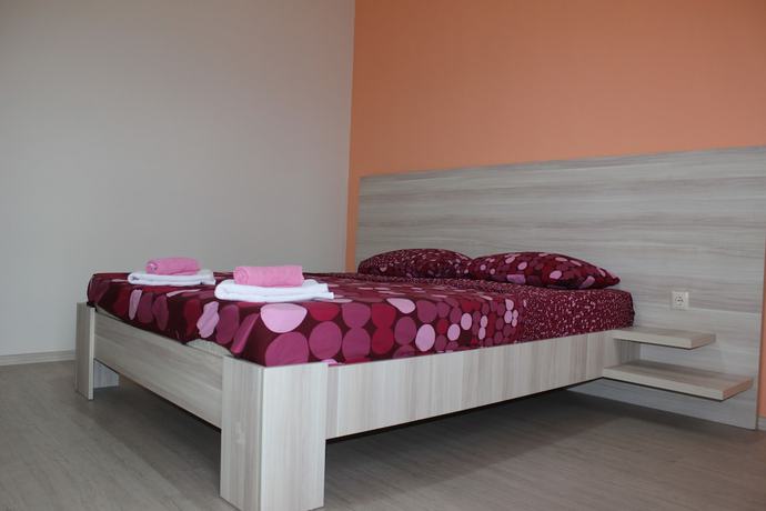 Imagen de la habitación del Hotel 7. Foto 8