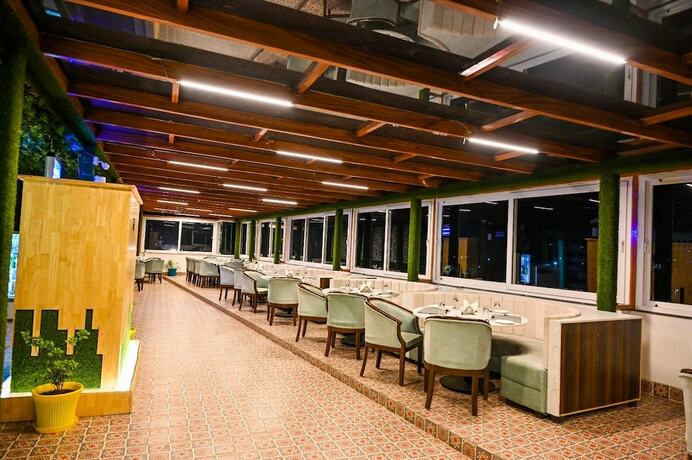 Imagen del bar/restaurante del Hotel 7 Heaven. Foto 10