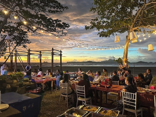 Imagen del bar/restaurante del Hotel 7 Heaven camping Lanta. Foto 2