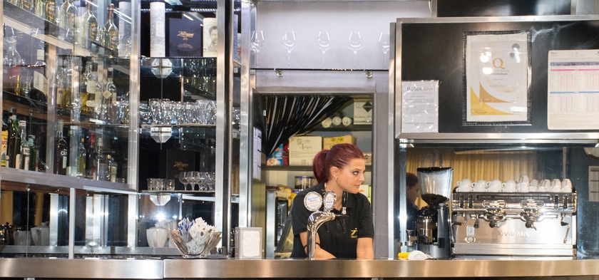 Imagen del bar/restaurante del Hotel 7 Mari. Foto 4