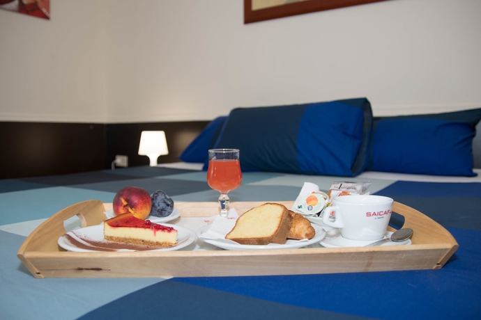 Imagen de la habitación del Hotel 7 Mari. Foto 8