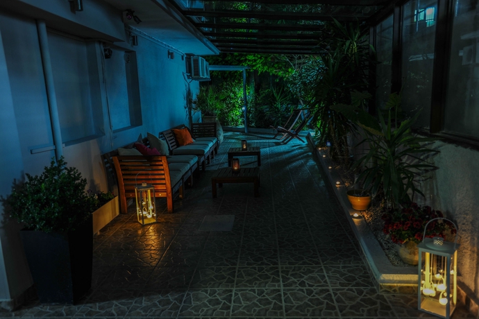 Imagen de los exteriores del Hotel 7 Palms Apartments. Foto 11