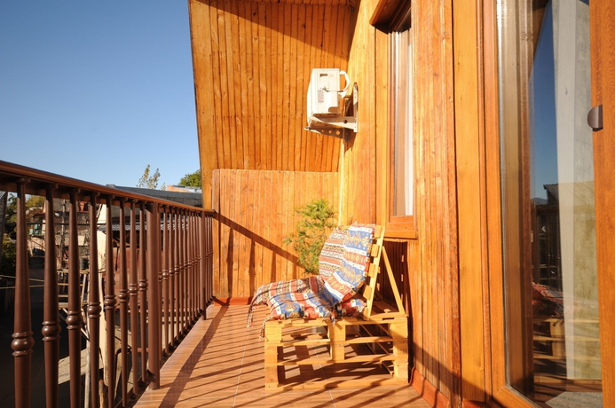 Imagen de los exteriores del Hotel 7 Rooms, Tbilisi. Foto 12