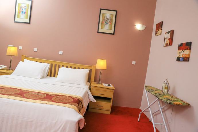 Imagen de la habitación del Hotel 7 Seasons. Foto 13