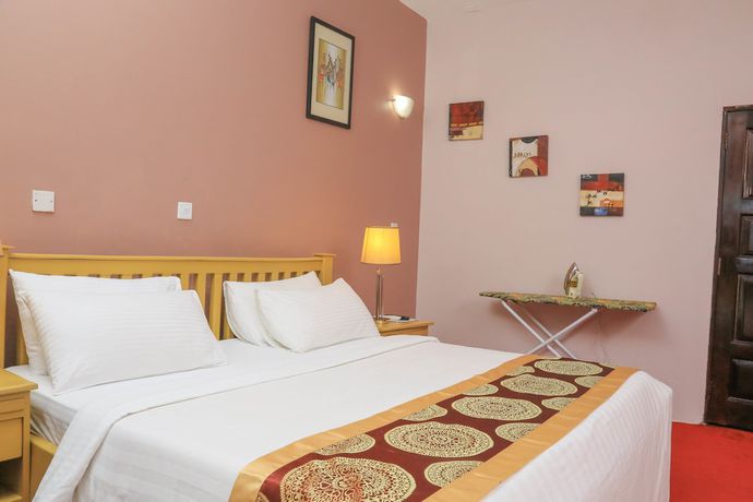 Imagen de la habitación del Hotel 7 Seasons. Foto 15