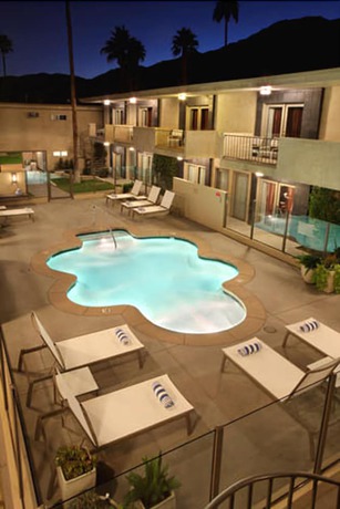 Imagen de la piscina del Hotel 7 Springs Inn And Suites. Foto 16