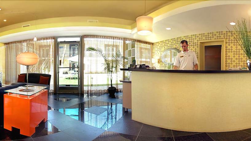 Imagen de los interiores del Hotel 7 Springs Inn And Suites. Foto 15