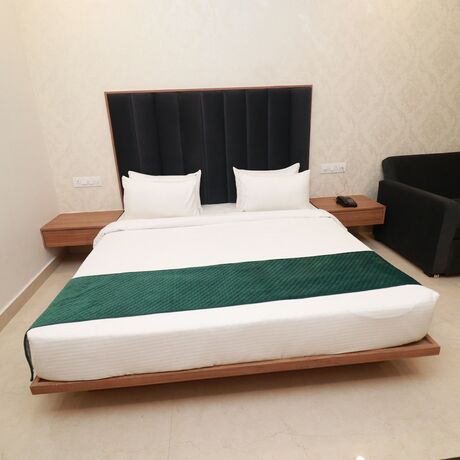 Imagen de la habitación del Hotel 7 Vachan Lawns And Banquet. Foto 13