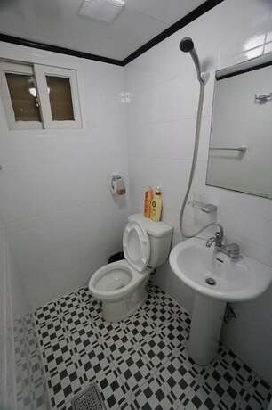 Imagen general del Hotel 710 Guest House Yellow. Foto 16