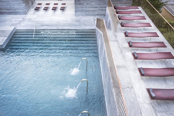 Imagen de la piscina del Hotel 7132. Foto 18