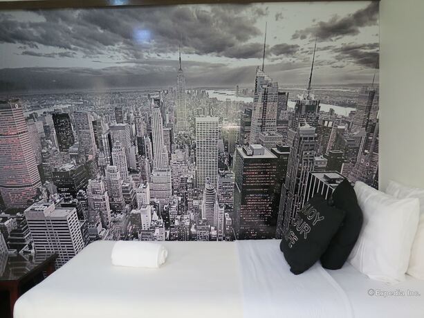 Imagen general del Hotel 717 Cesar Place. Foto 11