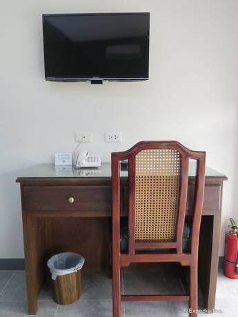 Imagen de la habitación del Hotel 717 Cesar Place. Foto 19