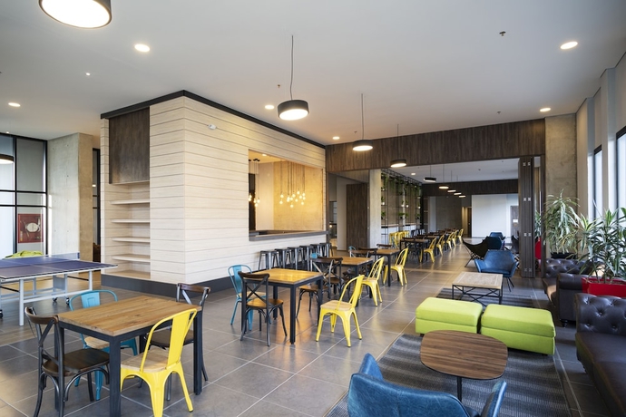 Imagen de los interiores del Hotel 72 Hub. Foto 19